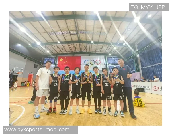 全北现代勇夺冠军荣耀时刻展现球队不屈精神与卓越实力 全北现代勇夺冠军荣耀时刻展现球队不屈精神与卓越实力